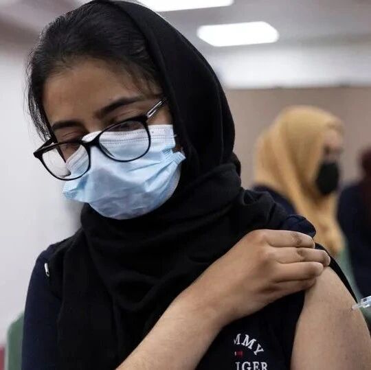 7月7日 | 8月16日起完全接种疫苗，与新冠患者密切接触后也不必再自我隔离  |  英国留学生要了解的疫情信息（日报）