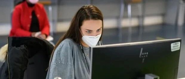 7月23日 | 20至29岁人群新冠感染率达新高，大学要求学生9月之前全面接种疫苗 |  英国留学生要了解的疫情信息（日报）