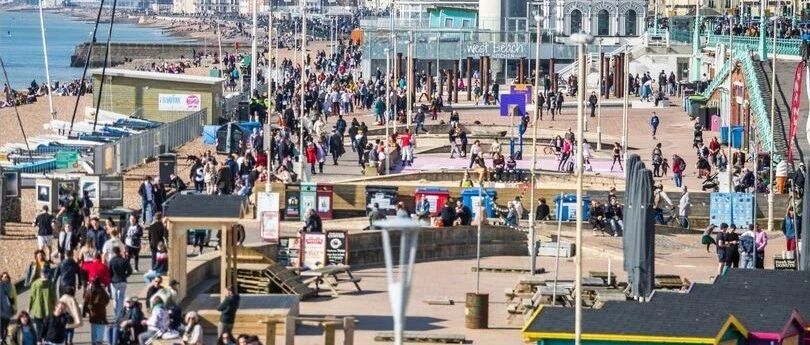2月28日 | 天气好公园海边人满为患,多地区感染率上涨! | 英国留学生要了解的疫情信息(日报)