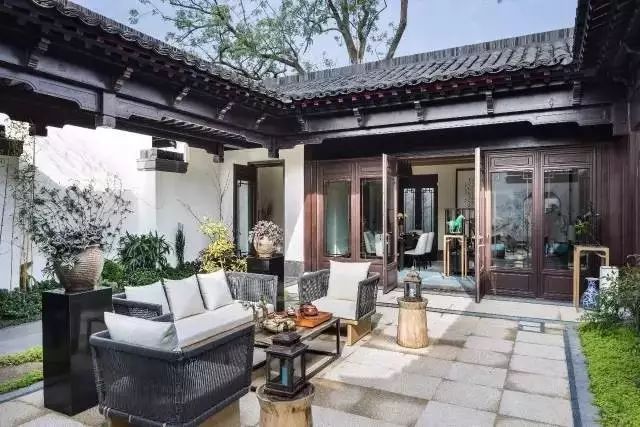 桃李春风, 当我们在唇齿间轻吐出这四个字的时候, 一个粉墙黛瓦,桃李