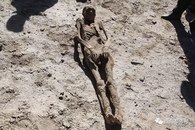 青海柴达木盆地现距今1700年左右干尸 保存完好