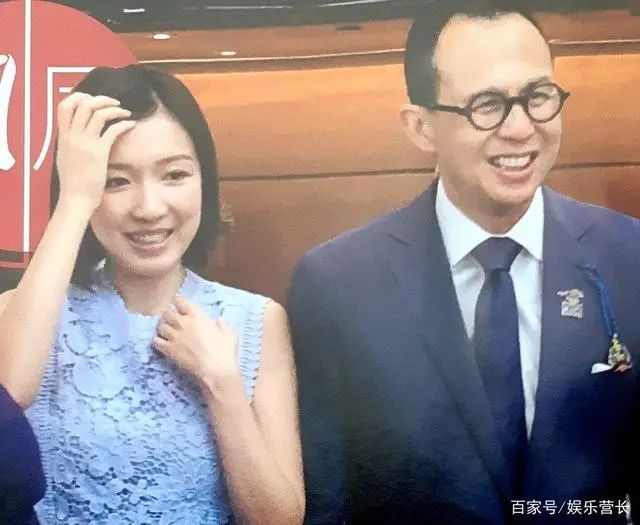 星座运势>隔岸观烟花>郭嘉文罕见晒出户外全身照,疑暗自叫板李泽楷"