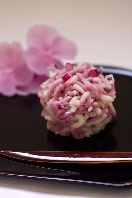 花馔，以花为食，食有花香。