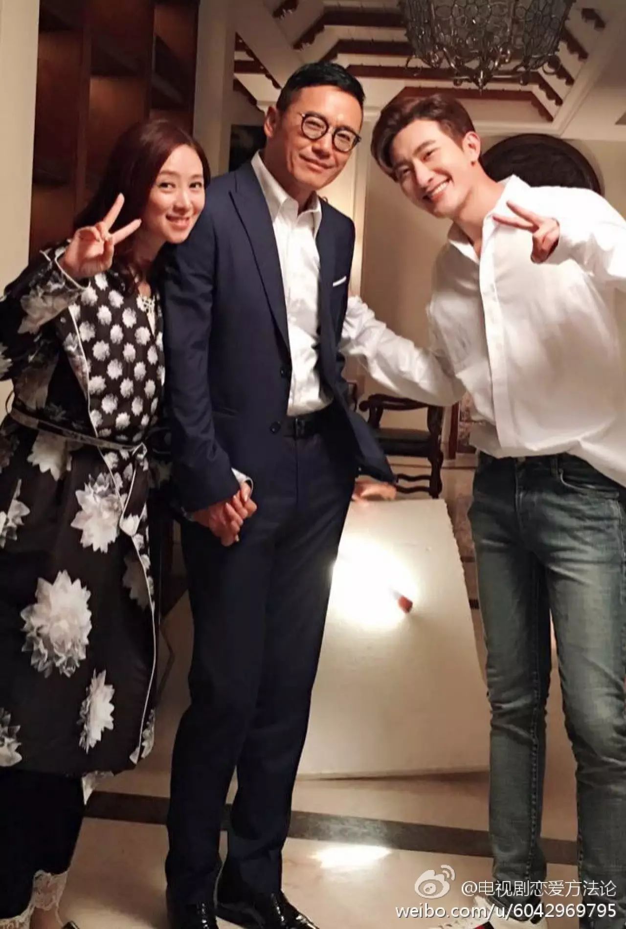 翁虹27年前与戚美珍做姊妹抢黄日华,48岁做贵妇与苗侨伟演夫妻