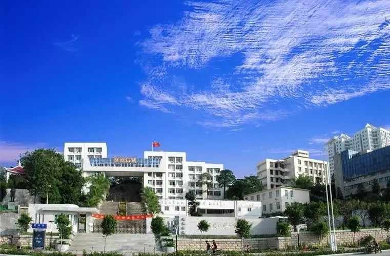 学校名称:厦门双十中学