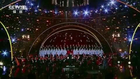 两位年近百岁的老人重现经典，台下众人眼含热泪，感慨难言！