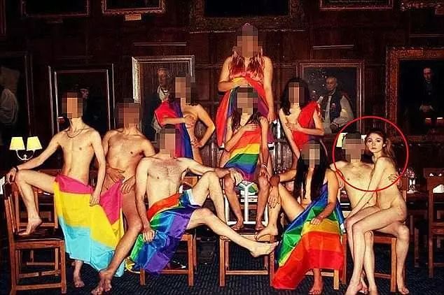 牛津校花的开挂人生: 狂砍男友不用坐牢 搭上富二代 搬进豪宅 一世无忧