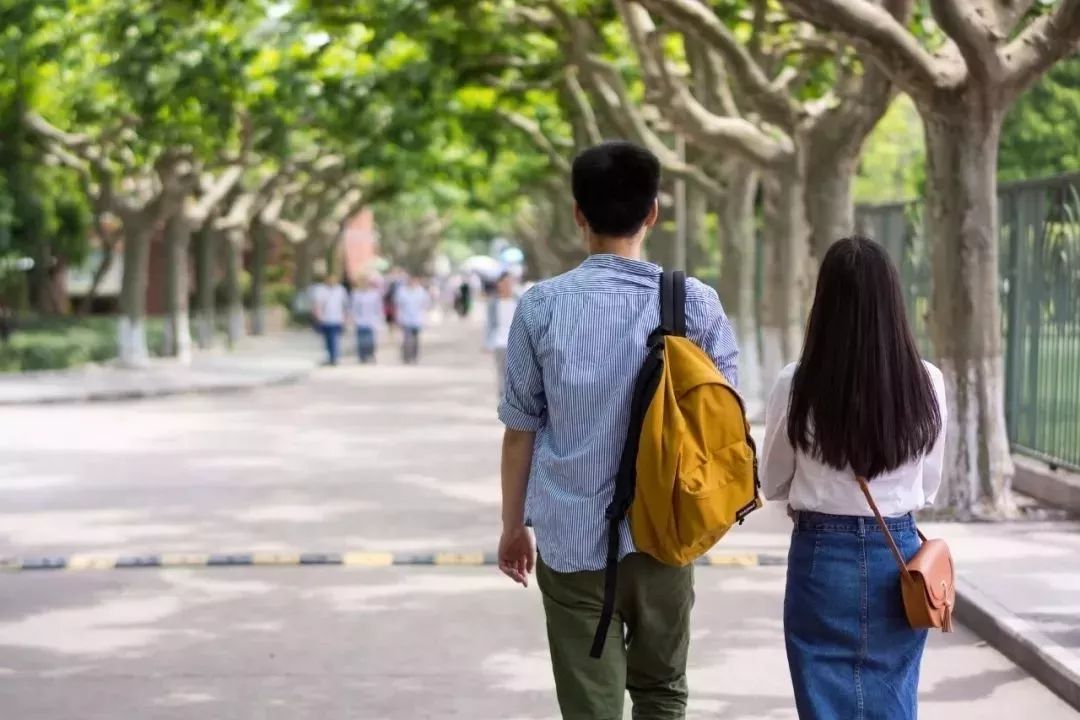 狗血! 大温华人美女婚前竟为这件事差点闹翻! 网友: 这样的男人趁早分手吧!