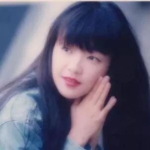 陈慧娴出道的第一首歌就火了34年,告诉你什么叫经典