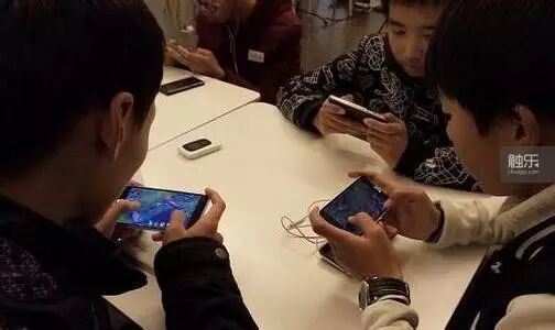 小学生玩《王者荣耀》丨Touchle