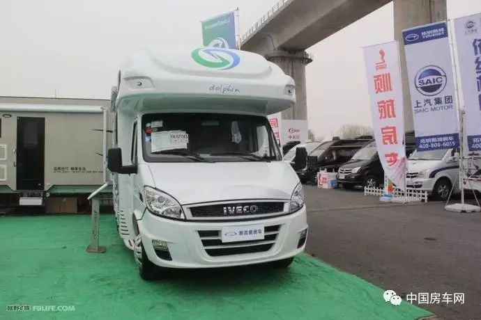 房车式餐饮车_福特f150房车式车厢_越野式房车方案布局图