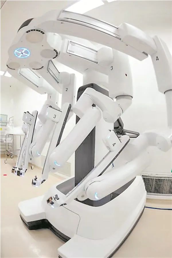 一年单机完成1000余台微创手术 达芬奇机器人为什么这么厉害?