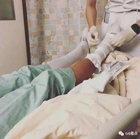 43岁TVB资深艺人老公突然急病入院做手术,发文祈祷一切顺利