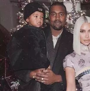 嘻哈界又迎来重要新成员..Kanye West和Kim Kardashian通过代孕方式迎来他们的第三个孩子