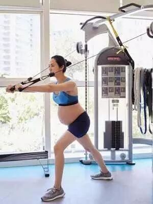 姚晨怀二胎挺大肚健身,不料如今产子时竟遇到这事?-怀孕期