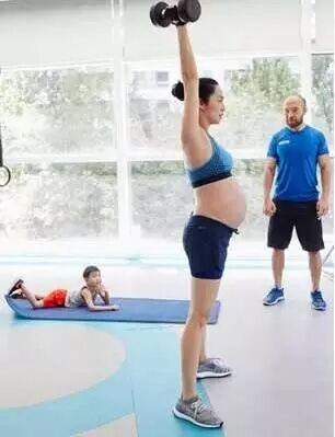 姚晨怀二胎挺大肚健身,不料如今产子时竟遇到这事?-怀孕期