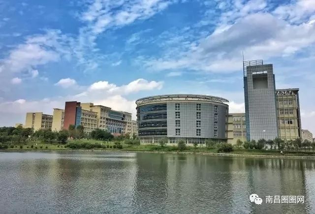 学校前身为景德镇教育学院,创建于1977年.