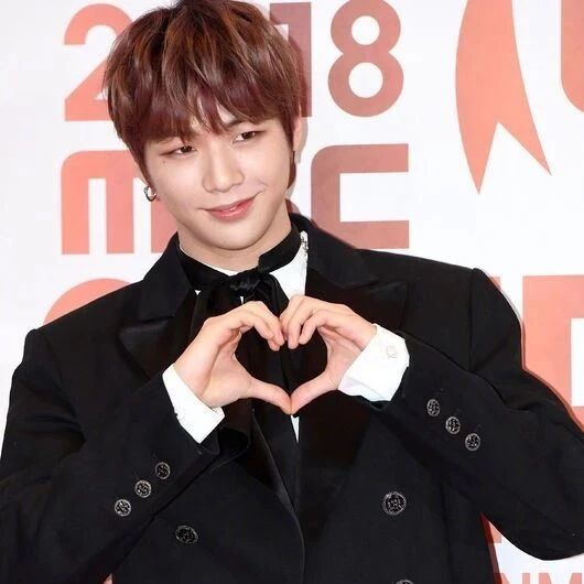 姜丹尼尔-WANNA ONE-金Samuel-金在中-TWICE-防弹少年团-Somi-邕圣祐-全炫茂-金请夏-金钟云