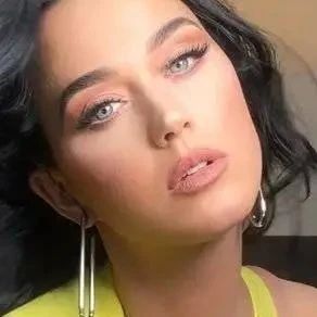 冻龄女王 Katy Perry 最新照片