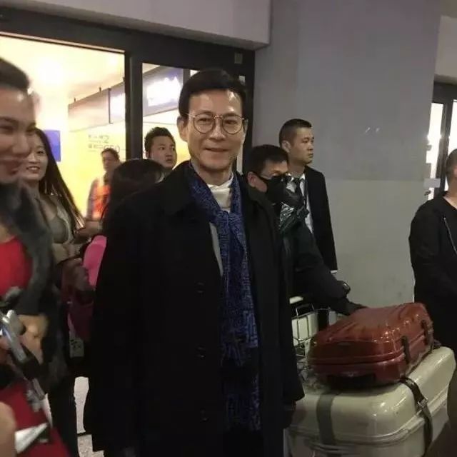 郑少秋的七十岁令人羡慕!抛妻弃子的他难道还会不幸福?