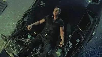 元彪通过本片向成龙看齐,结尾被列入“香港动作片十大惊险场面”