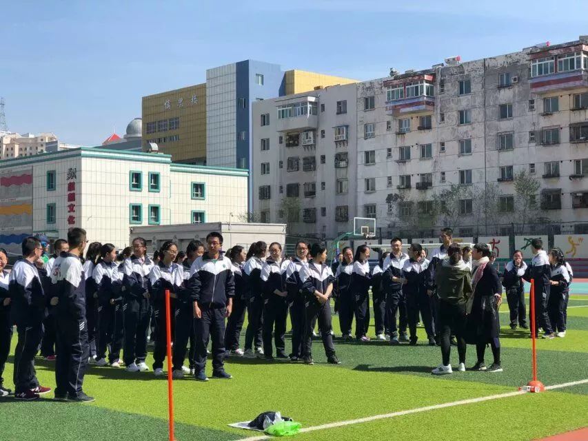 放飞自我—乌市第70中学毕业年级团体心理辅导活动 乌鲁木齐市中