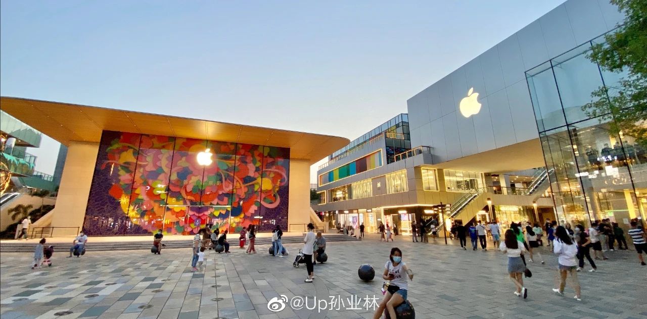 苹果中国首家Apple Store开业，又刷屏了！