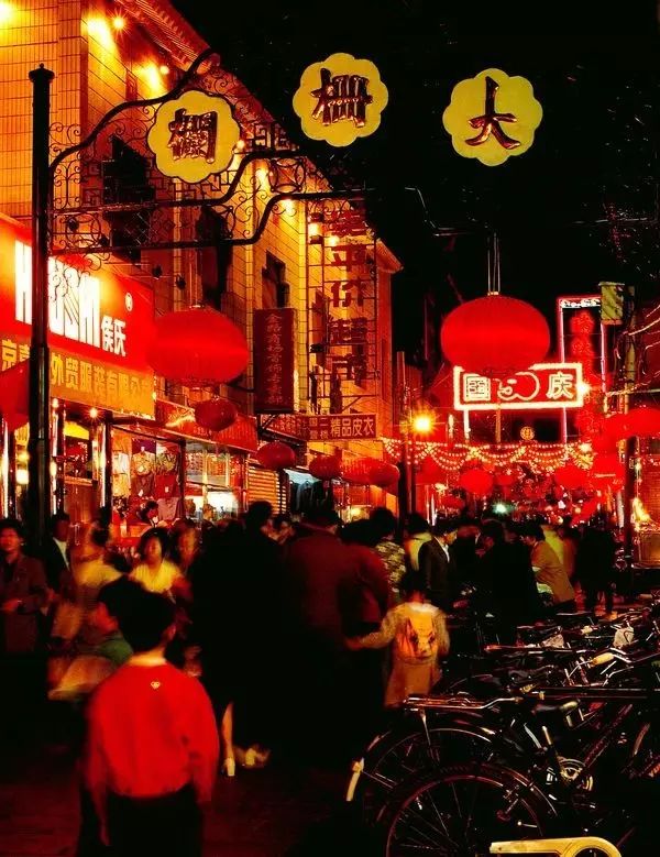 天越黑,这里人越旺,盘点北京人气最旺的夜晚美食街!