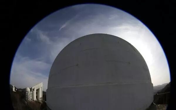 资料图：中国科学院国家天文台郭守敬望远镜（LAMOST）。 新华社记者 殷刚 摄