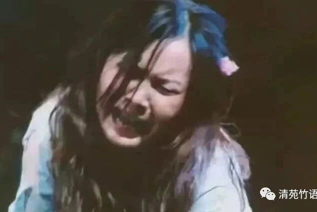 看更多精彩，点击上方“东篱馨声”关注⭐母亲节：一等奖作品《疯娘》，令无数人落泪……-1