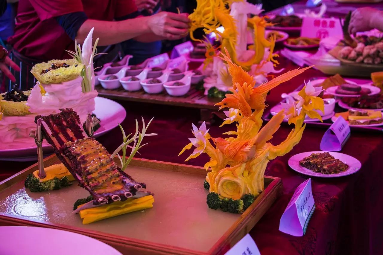 4月25日,第十三届中国美食文化节暨靖西市2017年春节旅游美食节在的俘虏漫画粽子353图片
