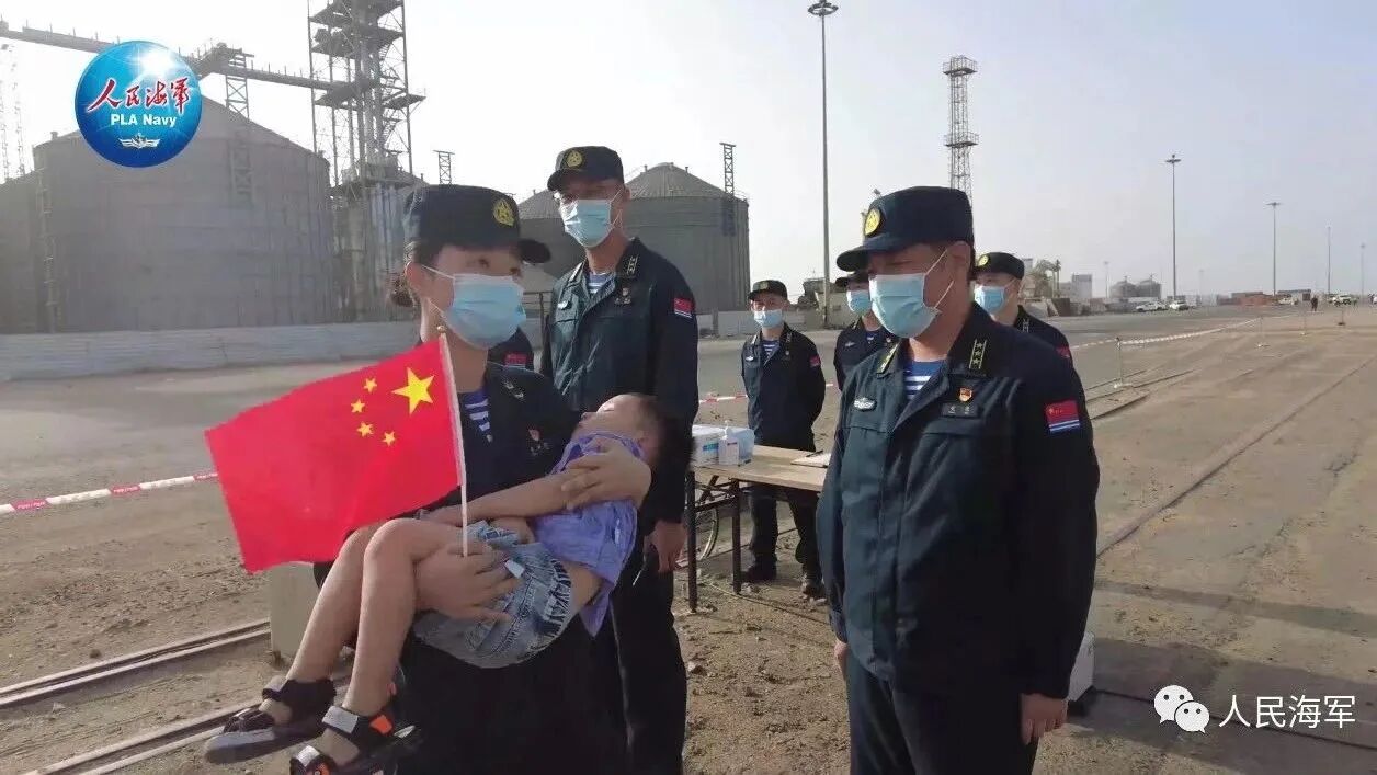 撤离苏丹现场！登舰时这些画面安全感爆棚
