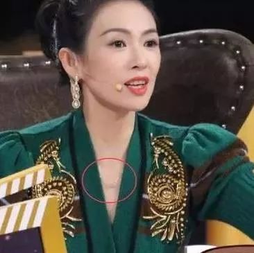 章子怡对汪峰爱有多深?她的项链就暗藏玄机,2个字被赞太窝心!