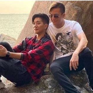 唐诗咏遇到“情敌了!马国明被他靠肩,还大方告白!
