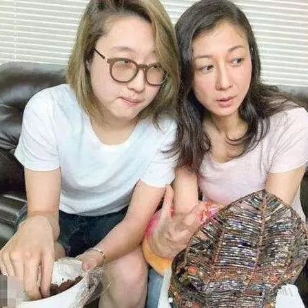 房祖名送小龙女豪宅曝光,最终还无法撮合成龙和小龙女父女相认!