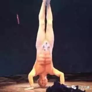 张卫健演唱会造型自带马赛克?陈奕迅浮夸妖男路线全由老婆操办
