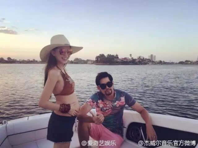 情人节第一把狗粮来得太快,就像龙卷风!周董凌晨宣布昆凌怀二...