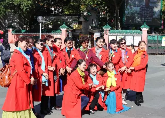 广场舞是大妈们的伟哥