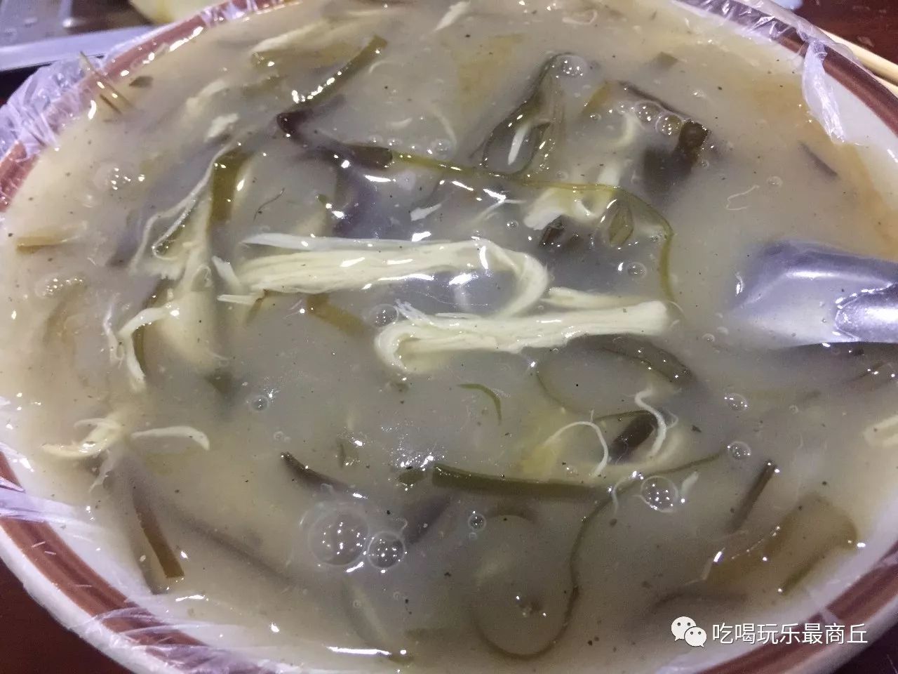 胡辣汤算是商丘人传统的早餐之一
