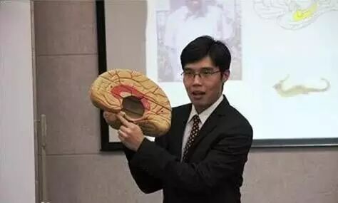 �Թ�Ӣ�۳����� - �ǡ�˫�����ſ������ı����ڰ���ѧ�ٶ����