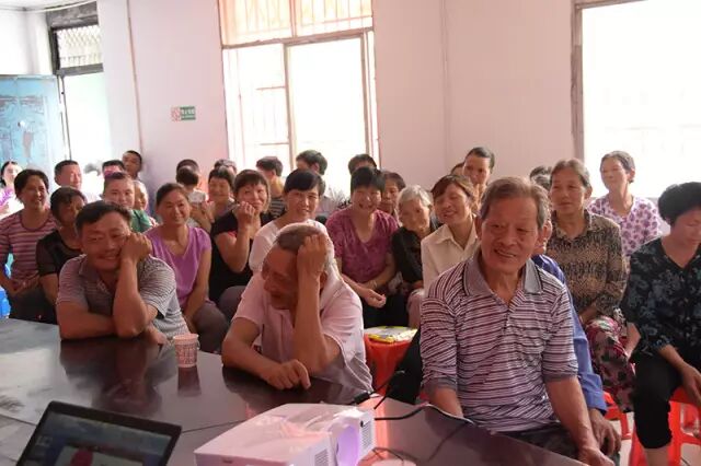 亲睦家老年医院爱心下乡到巴中