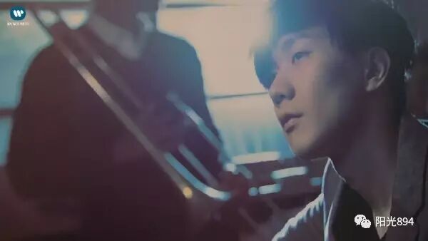 林俊杰:他是在少不经事的爱情里,陪伴我们的人