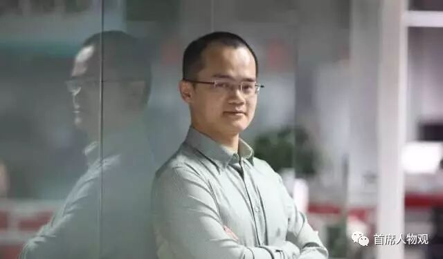 张旭豪站在三岔口，路标是俞永福、古永锵和王兴