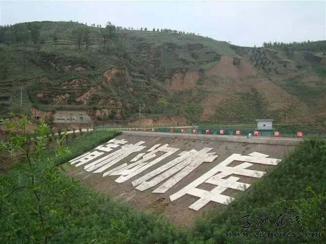 陕西榆林洪灾:百年一遇洪水冲垮无排洪功能小水库