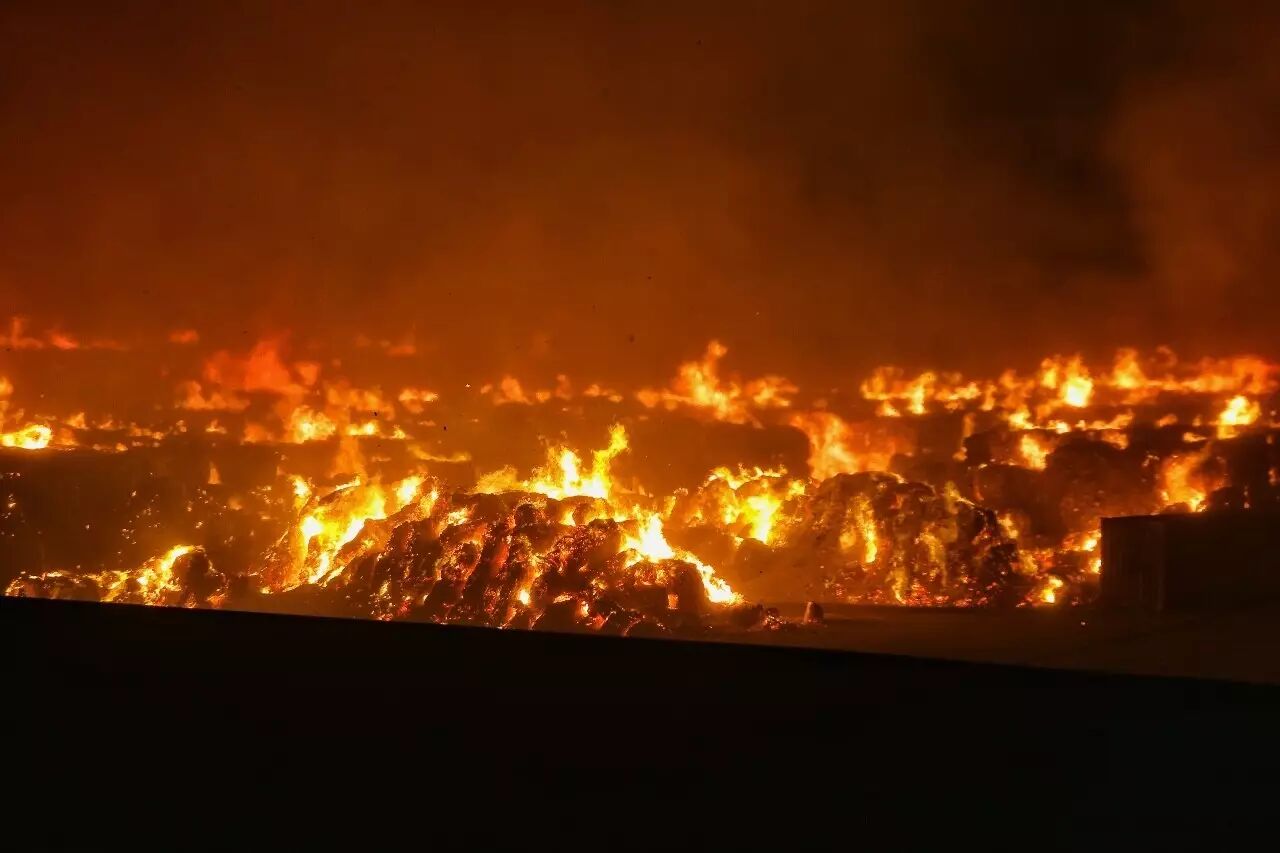 天津港火海12小时救援录:火势凶猛方圆三公里可见