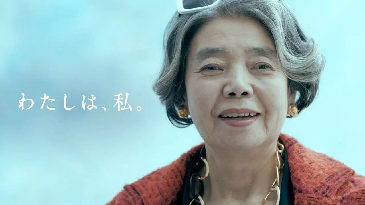 这个74岁的日本女演员,身患癌症,左眼失明,但对生活的态度让人敬畏!