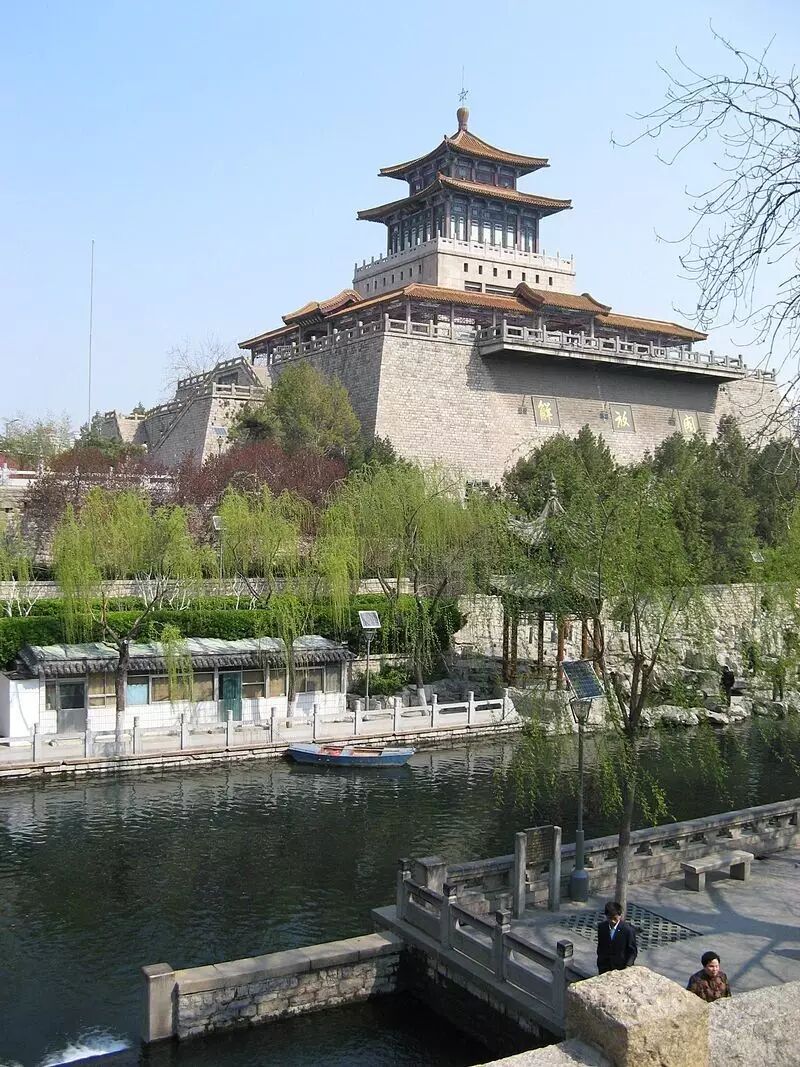 Jinan_Liberation_Pavilion.jpg