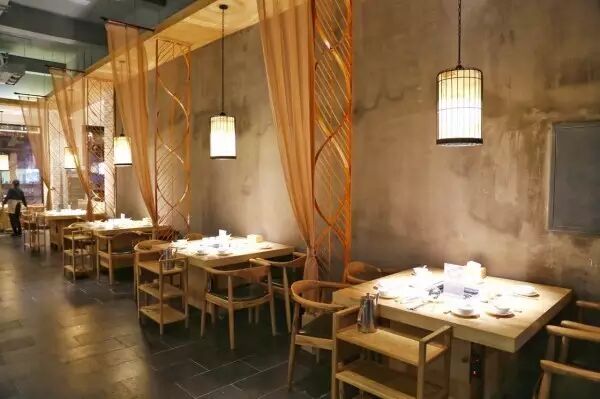 3、重慶缸頭魚(yú)火鍋