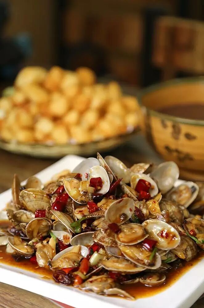 “有间餐吧”在时尚party小区里已经经营了十三年，