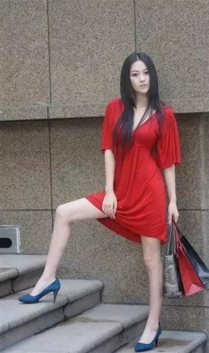 娱乐圈哪一个大胸女星能胜任34c绝色妖艳的贝微微?